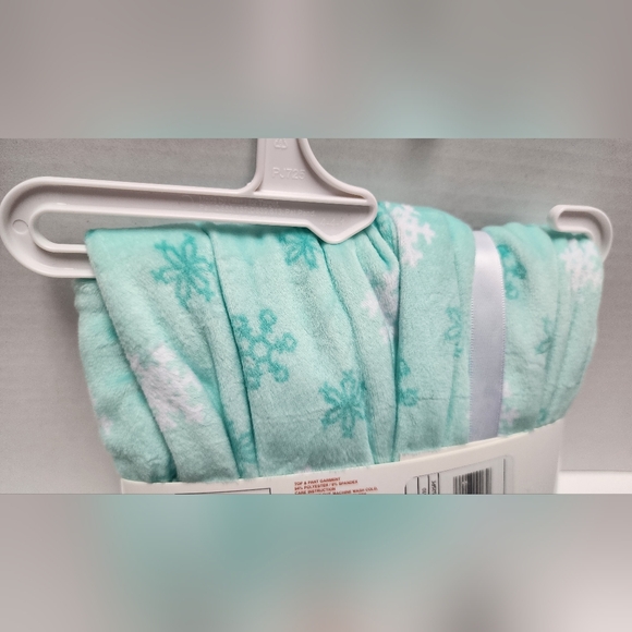 4T Toddler 2pc Snoopy Snuggly Soft Pajama Set Socks Aqua Blue Top Pants New - Picture 11 of 12